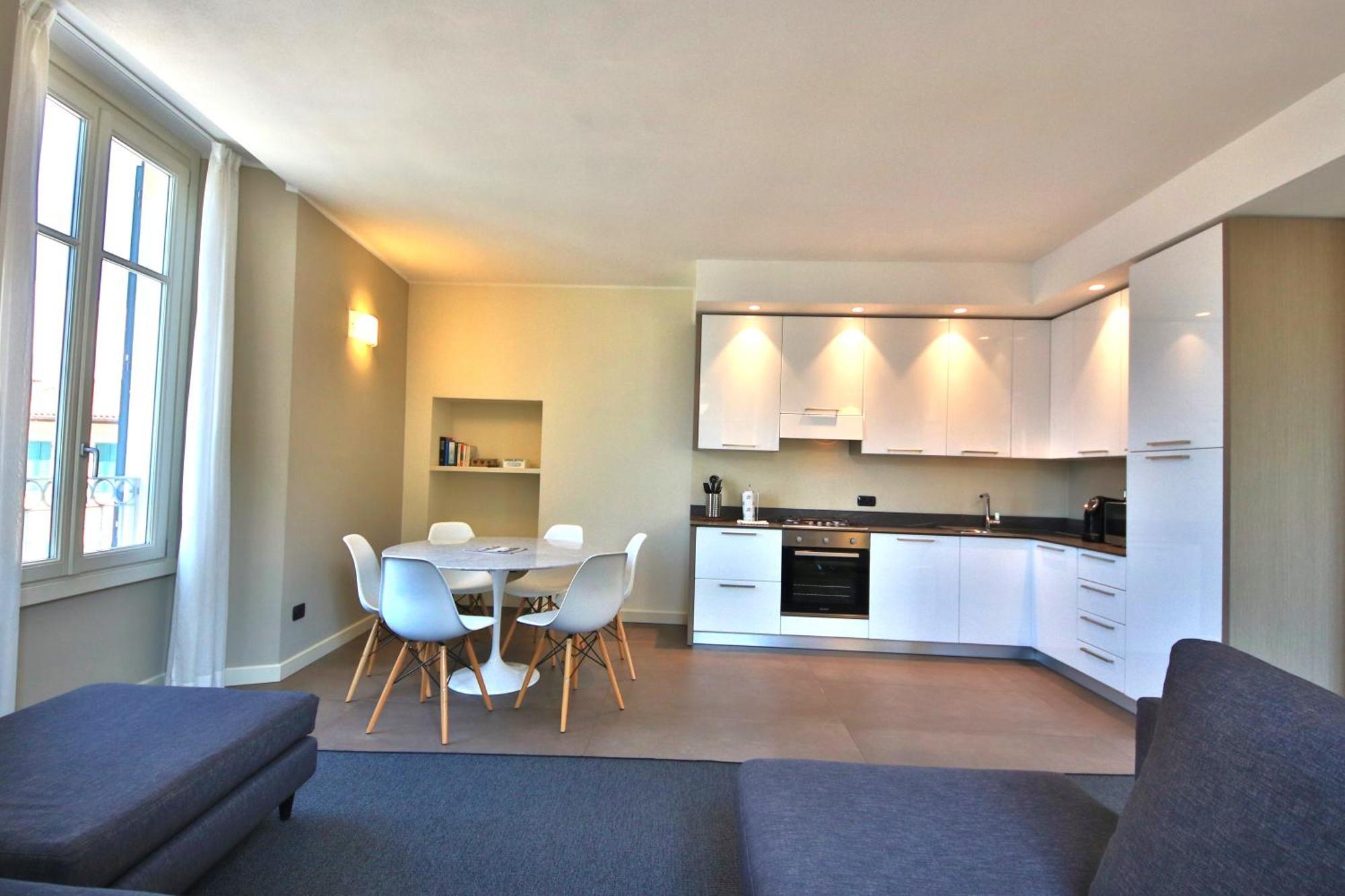 Liszt Tower by KlabHouse Apartman Bellagio Kültér fotó